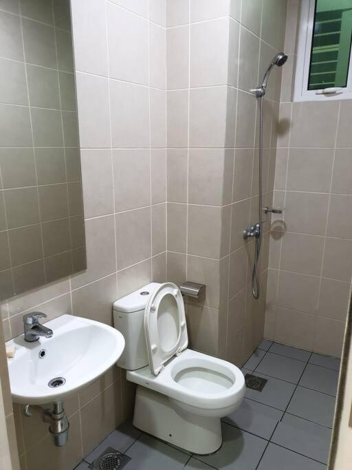 Direct Qbm & Ikea *Highfloor Sunrise Seaview Condo Bayan Lepas Exterior photo